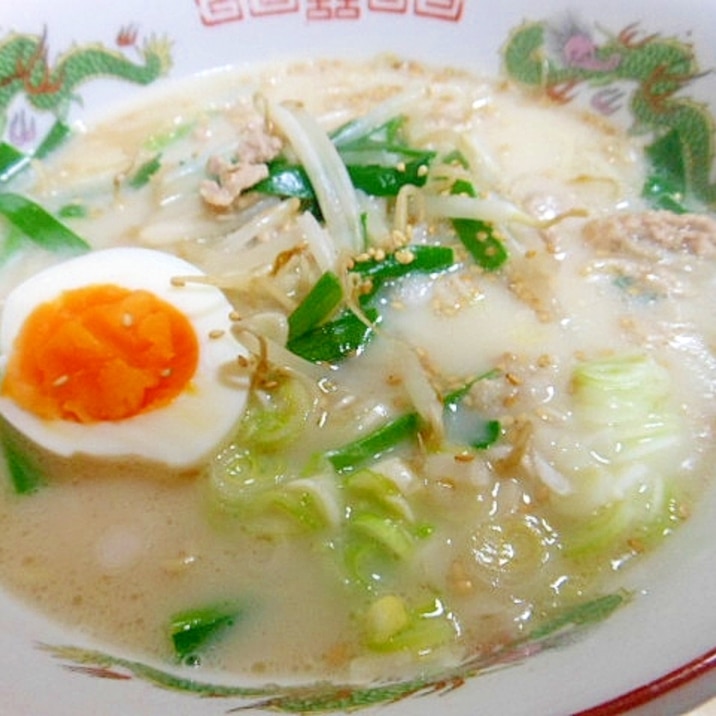 もやしたっぷり～とんこつラーメン